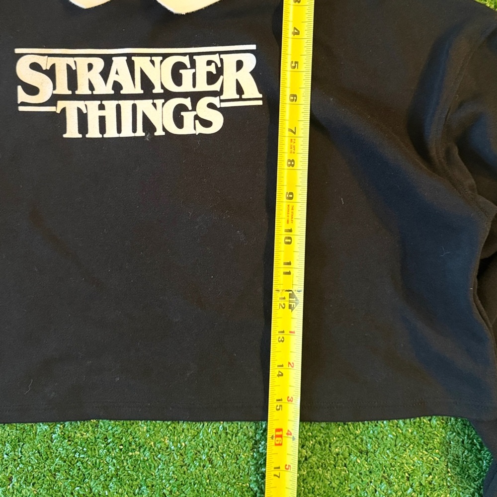 Stranger Things Girls  11/14 Medium Long Sleeve Polo Shirt Eleven 11 Cropped - Picture 4 of 7